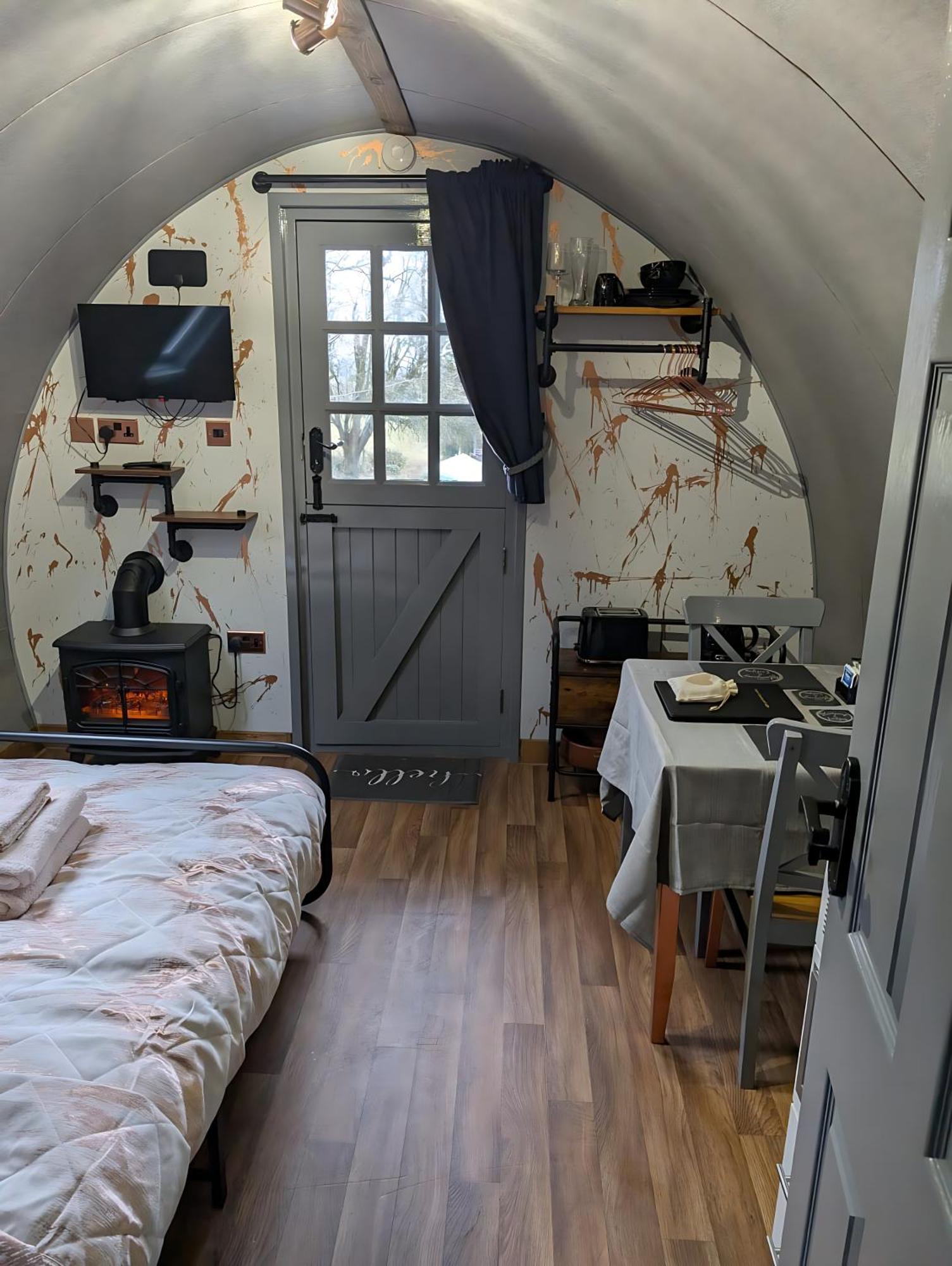 Caplor Glamping & Lodges Hereford Exterior photo