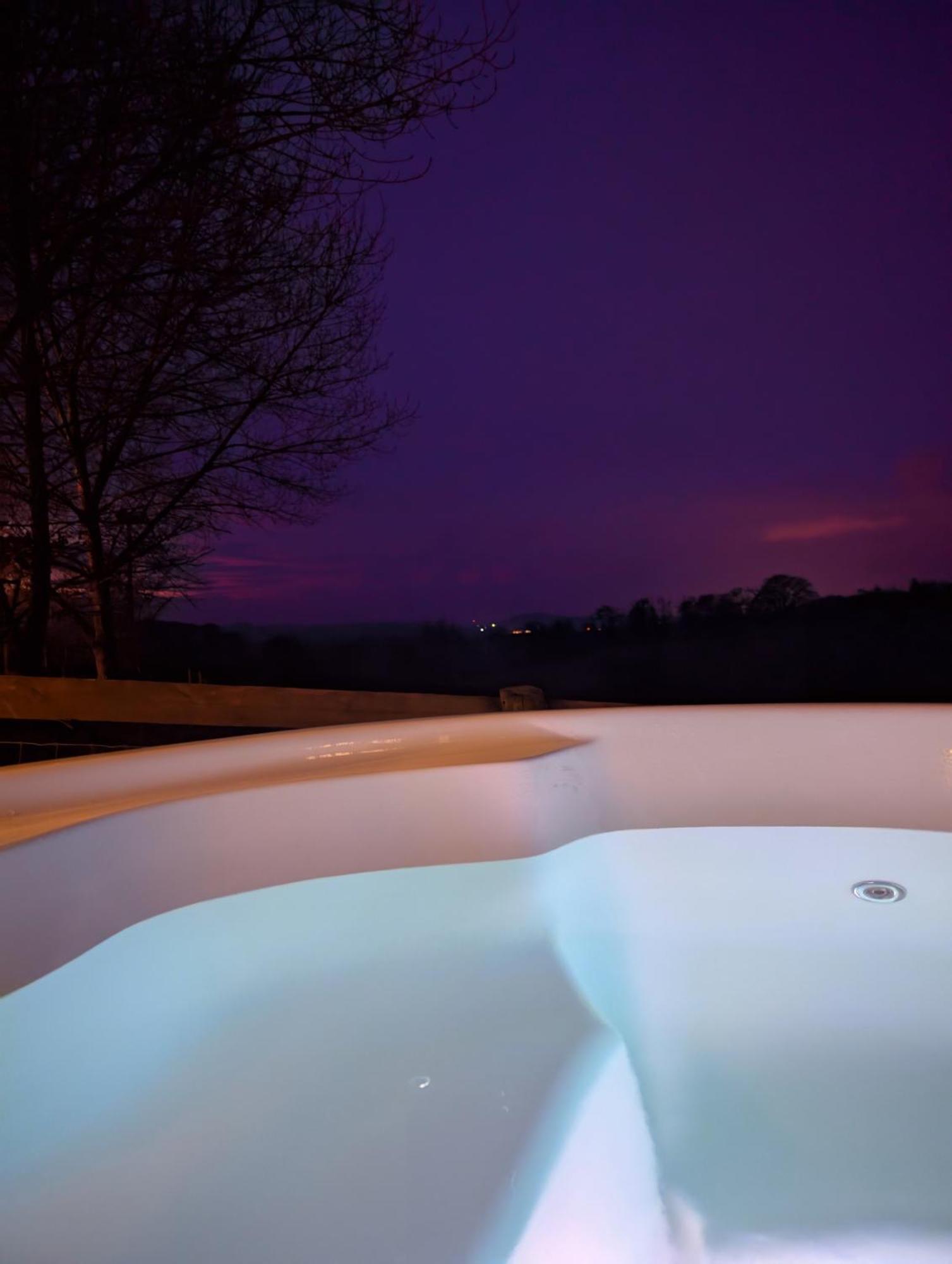 Caplor Glamping & Lodges Hereford Exterior photo